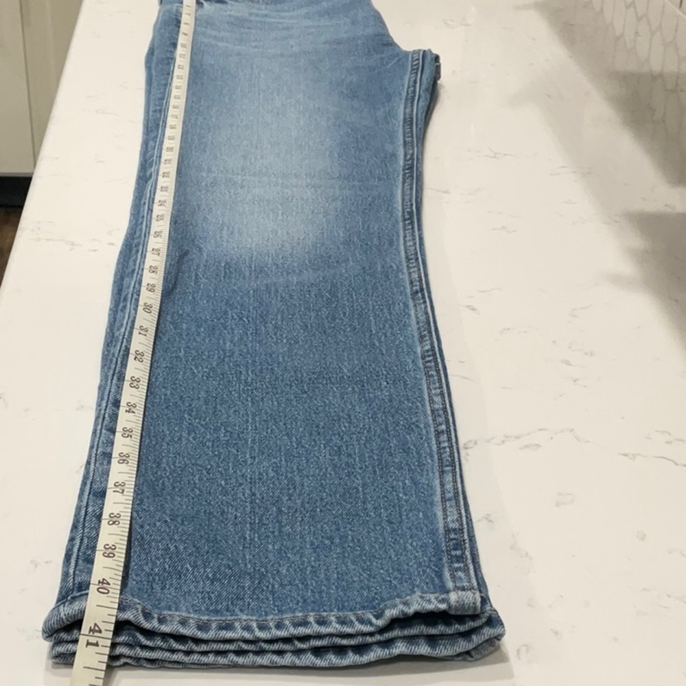 GAP 90s straight high rise. Slim through the hip & thigh. Straight leg size 28/6 - Picture 11 of 13